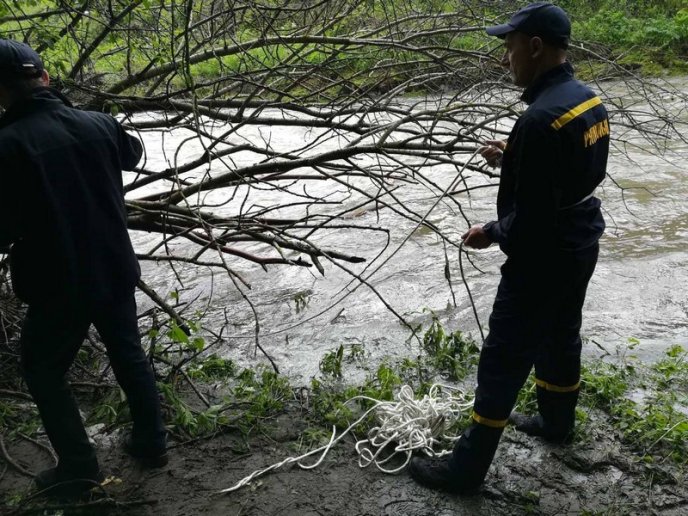 Рятувальники знайшли тіло школяра, якого віднесло течією: офіційна інформація – 01 Рятувальники знайшли тіло школяра, якого віднесло течією: офіційна інформація – 01