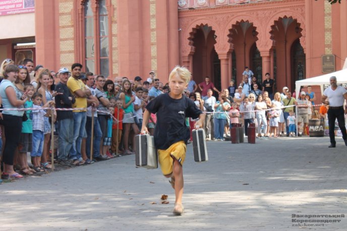 В Ужгороді визначали найсильніших богатирів – 08