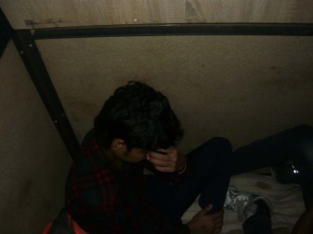 На Закарпатті затримали двох мешканців Івано-Франківщини, які перевозили нелегалів у дерев’яних дошках – 04