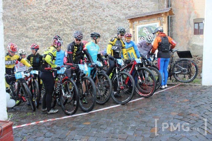 У Мукачівському замку стартував МТБ-марафон "Три замки Закарпаття" – 16