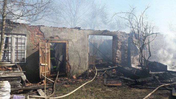 Через приготування м’яса ледь не згорів будинок – 03