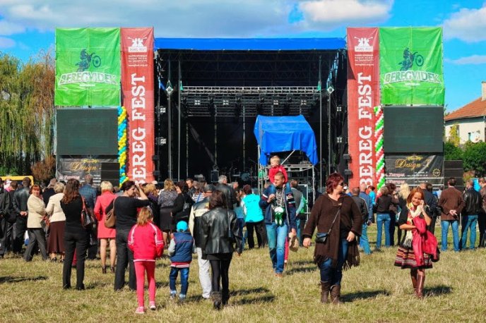 Для того, щоб приготувати на BEREG FEST рекордну кількість боґрачу пішло 8 поросят та одне теля (ФОТО) – 14