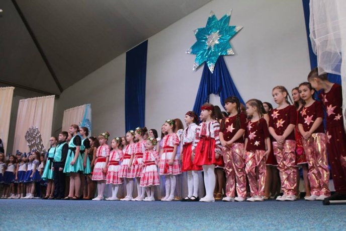 У Мукачеві розпочався пісенний фестиваль "Різдвяна зіронька" – 01