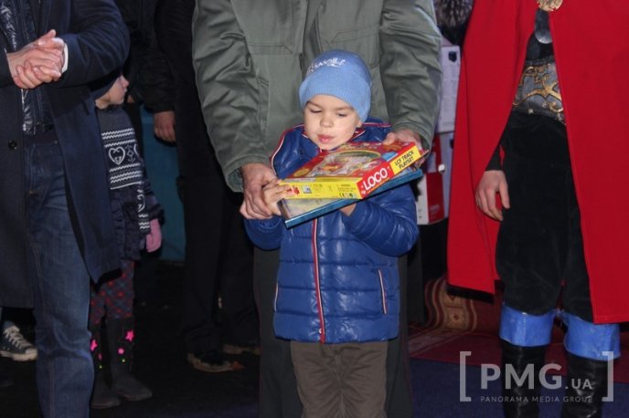 Яскраве святкування Дня святого Мартина у Мукачеві: парад ліхтариків, лицарські бої та вогняне шоу – 81 Яскраве святкування Дня святого Мартина у Мукачеві: парад ліхтариків, лицарські бої та вогняне шоу – 81