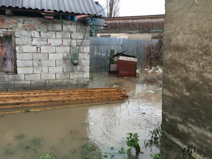 На трасі "Київ-Чоп" відкрили рух для вантажівок – 04