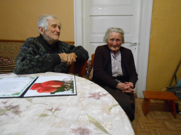 На Рахівщині вітали з днем народження найстарішого мешканця селища Ясіня – 04