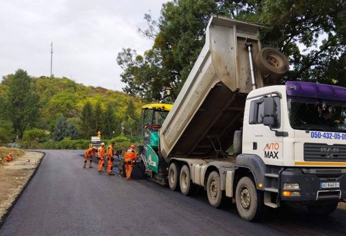 На Берегівщині ремонтують дорогу між двома селами – 01