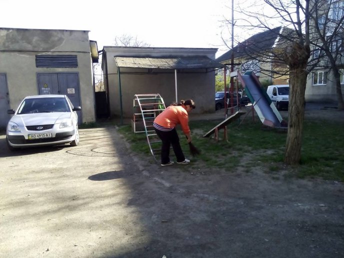 У Мукачеві триває місячник благоустрою – 09