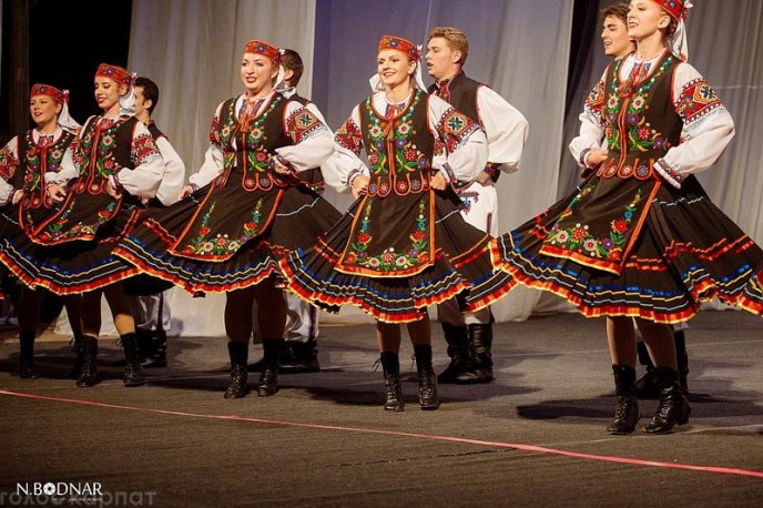 Відомий танцювальний колектив із Канади виступив в Ужгороді  – 17