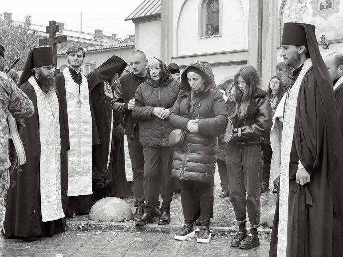 У Мукачеві сьогодні попрощалися із полеглим військовим – 02