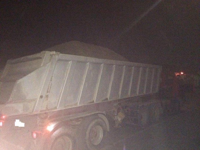 Мукачівські патрульні затримали вантажівку з "лівими" документами – 02 Мукачівські патрульні затримали вантажівку з "лівими" документами – 02