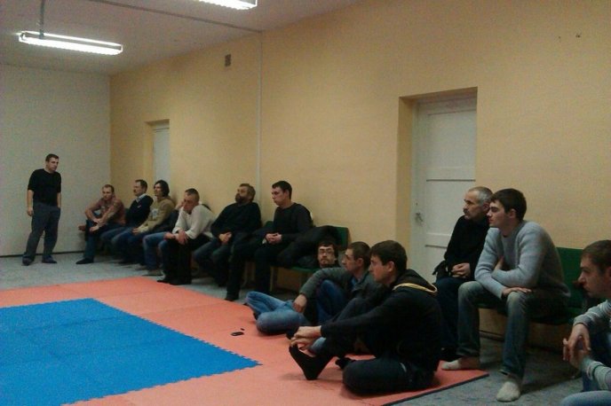 Ужгородських активістів самооборони вчили захищатися в бою (ФОТО) – 02 Ужгородських активістів самооборони вчили захищатися в бою (ФОТО) – 02