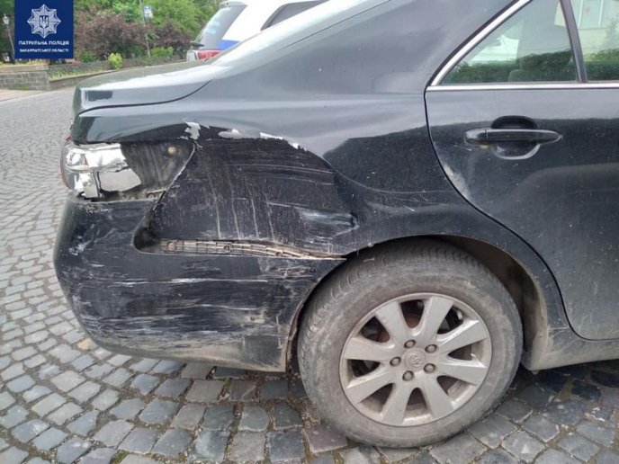 Патрульні розшукують очевидців ДТП, яка сталась у центральній частині Ужгорода – 01