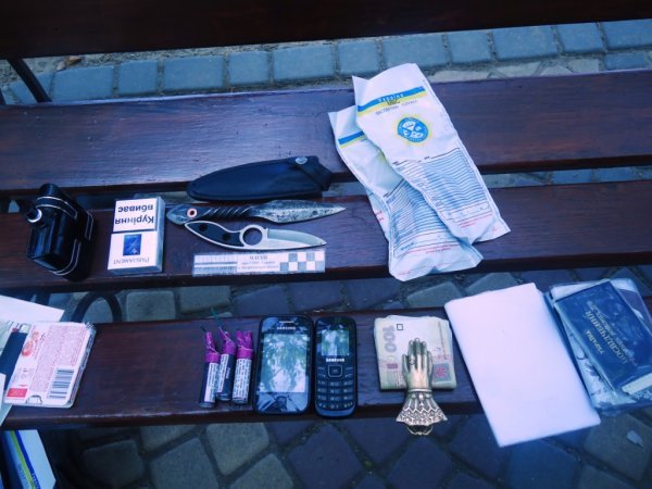 У Берегові чоловік намагався підірвати завод, вдома у зловмисника виявили масу фашистської символіки та арсенал зброї (ФОТО) – 03