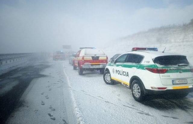 У Словаччині зіткнулися легковики, мікроавтобуси і автобус. Серед постраждалих і українці – 03