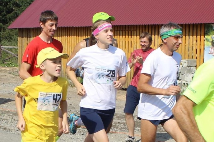 День фізичної культури і спорту прихильники гірського бігу відзначили підкоренням гори Гимби – 03