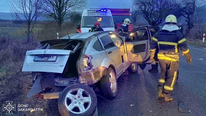 На Закарпатті сталась потрійна аварія. Є постраждалі – 03