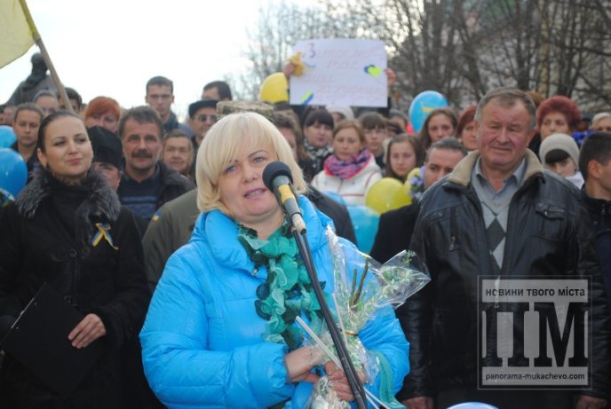 У Мукачеві з оплесками зустрічали героїв-бійців 128-ої бригади (ФОТОРЕПОРТАЖ) – 39