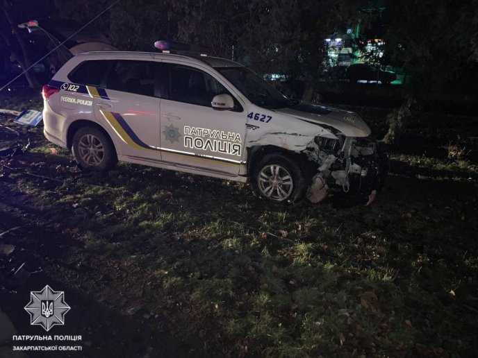 Ввечері в Ужгороді стались дві аварії за участі патрульних – 01