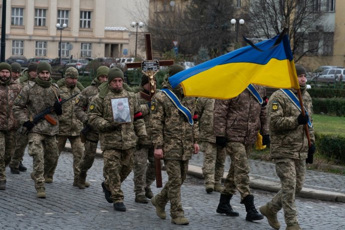 В обласному центрі попрощалися з молодшим сержантом, який загинув на війні – 01
