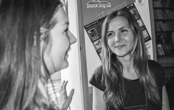 У Закарпатськй обласній бібліотеці ужгородці танцювали під "Круглий звук" – 05