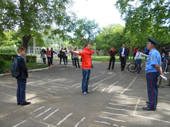В Мукачеві визначили кращу команду Юних інспекторів дорожнього руху серед навчальних закладів міста (ФОТО) – 02