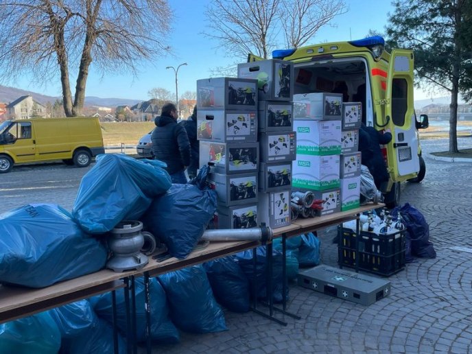 Реанімобіль та оснащення передав мукачівським медикам і рятувальникам керівник TUP GmbH – 09