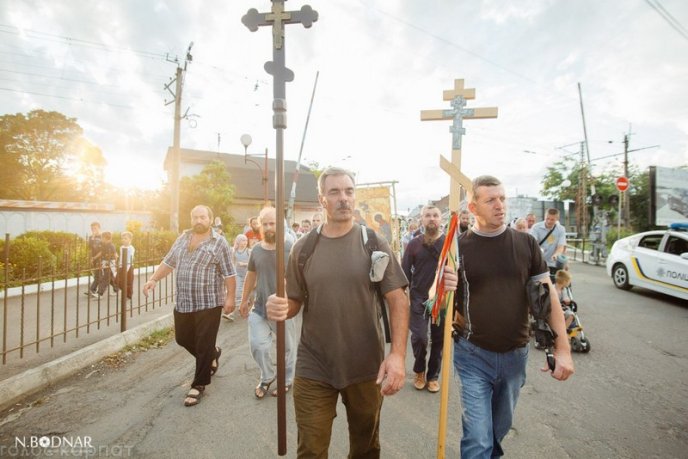 На Закарпатті віряни пройшли 30 кілометрів хресної дороги  – 14