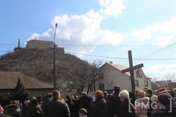 У Мукачеві вірники пройшли Хресну дорогу – 14