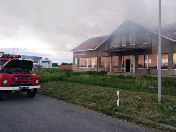 Рятувальники розповіли про пожежу біля КПП "Тиса" – 05