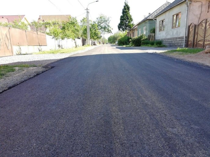 У Мукачеві заасфальтували ще три вулиці – 03