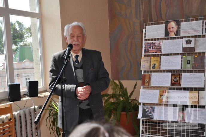 "Всі, хто живуть не в Мукачеві – лише прикидаються, що живуть", – Мирослав Дочинець (ФОТО) – 14