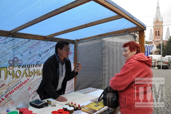 Мукачево бджолярське: у місті стартувало свято меду (ФОТОРЕПОРТАЖ) – 01