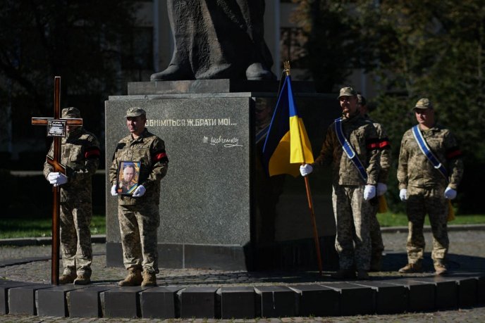 Закарпаття попрощалось із військовим, який загинув у Авдіївці – 07