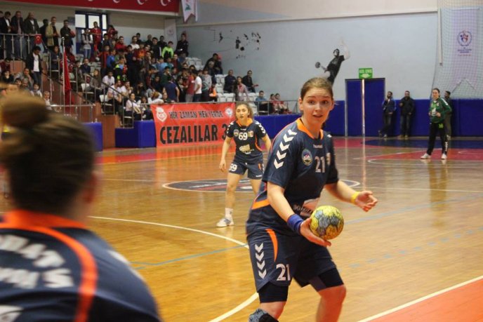 Гандболістки з Ужгорода вдруге поступились суперницям з Туреччини – 08