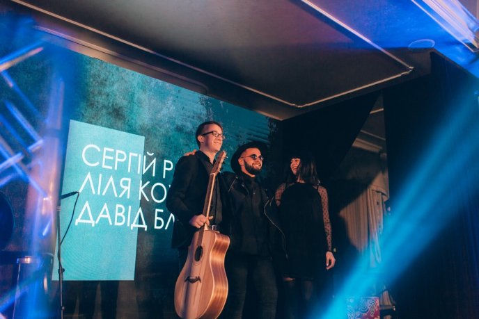 Мода заради життя: на Закарпатті відбувся ІІІ-й благодійний показ мод дизайнерки Роксолани Новак – 91