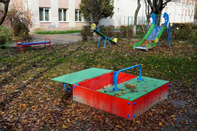 В одному з дитсадків Мукачева провели благоустрій території – 03 В одному з дитсадків Мукачева провели благоустрій території – 03