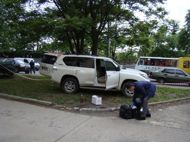 В Ужгороді намагалися спалити джип одному з провідних діячів ромської громади Ужгорода (ФОТО) – 10