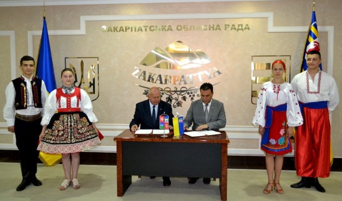Закарпаття та Устецький край офіційно уклади договір про взаємну співпрацю – 09