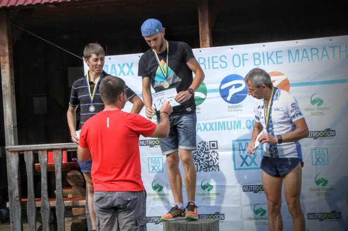 День фізичної культури і спорту прихильники гірського бігу відзначили підкоренням гори Гимби – 12