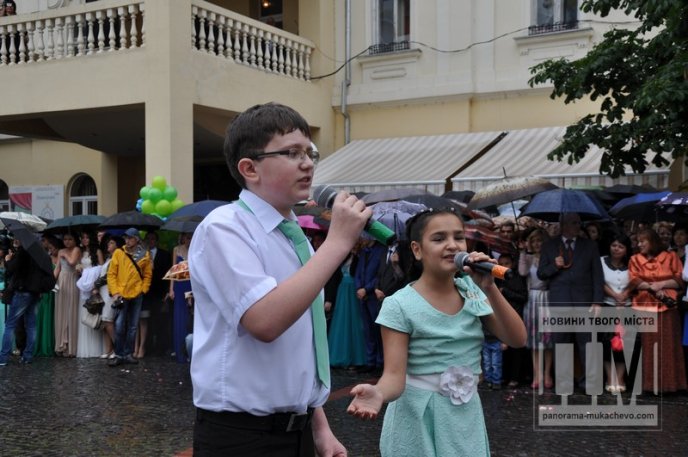 Парад випускників в центрі Мукачева: як це було (ФОТО) – 28