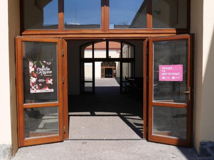 В Ужгороді тривають останні приготування до старту "Sakura Wine" – 15