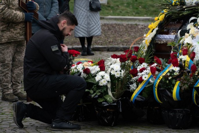 В обласному центрі попрощалися з молодшим сержантом, який загинув на війні – 02