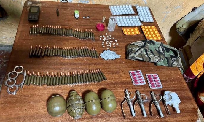 Опубліковано відео затримання подружжя наркоторговців – 01