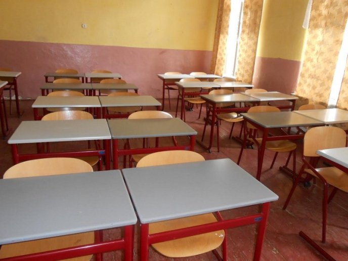 Школи Рахівщини отримали парти європейського зразка – 08