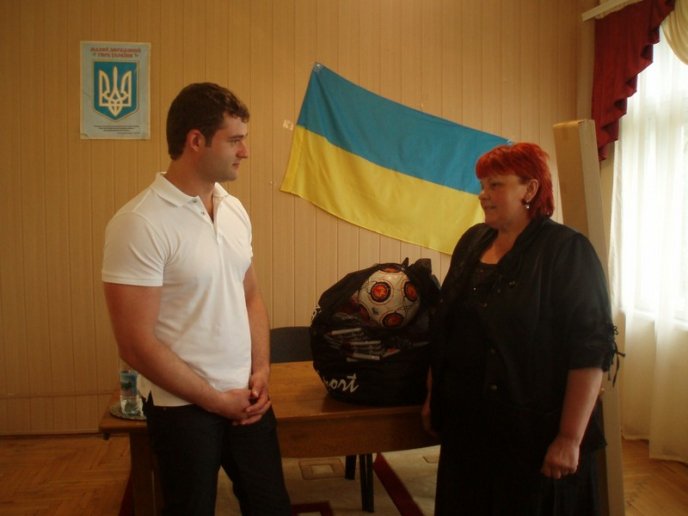 Андрій Балога знову роздавав подарунки, цього разу футболістам (ФОТО) – 05 Андрій Балога знову роздавав подарунки, цього разу футболістам (ФОТО) – 05