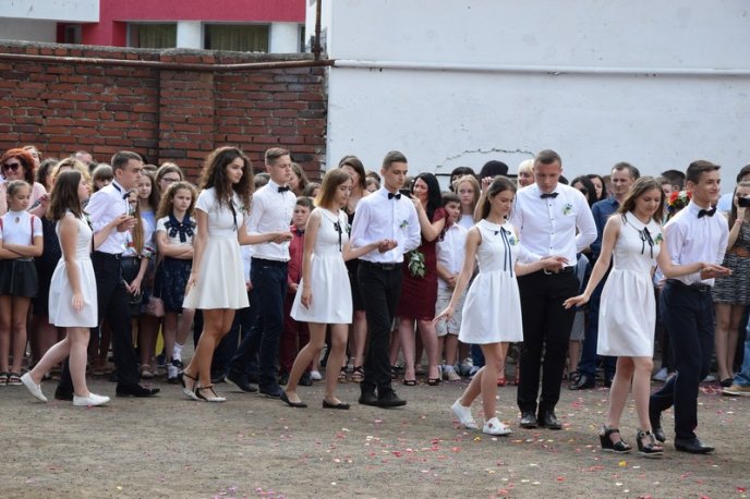 У школах Мукачева пролунав останній дзвінок – 58