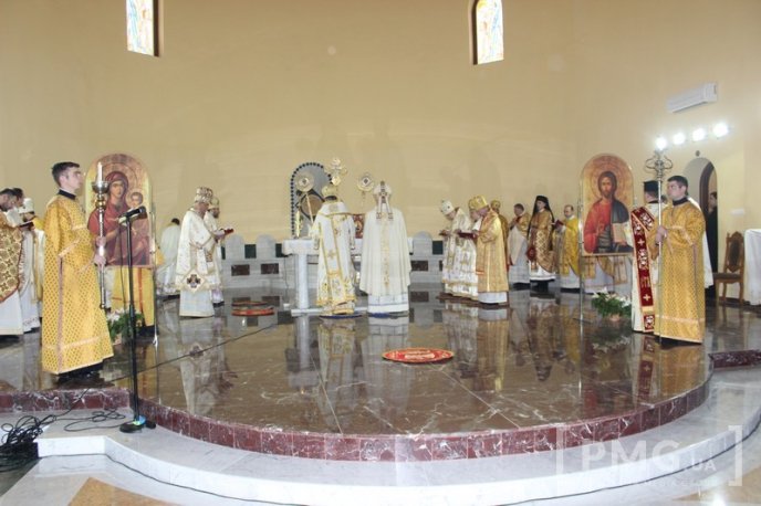У Мукачеві архієрей з Ватикану освячує греко-католицький храм святих рівноапостольних Кирила та Мефодія – 08
