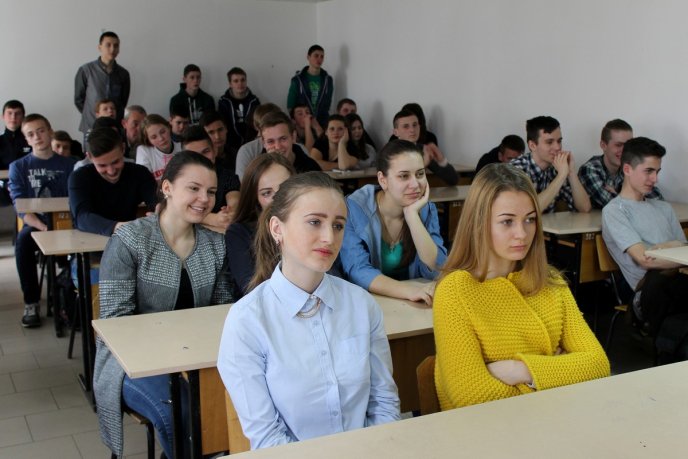 Львівська письменниця Галина Рис презентувала книги ужгородським студентам – 05