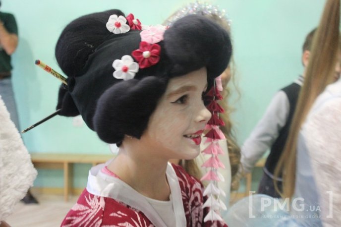 Жителі Мукачева подарували маленьким переселенцям із Донбасу свято – 13